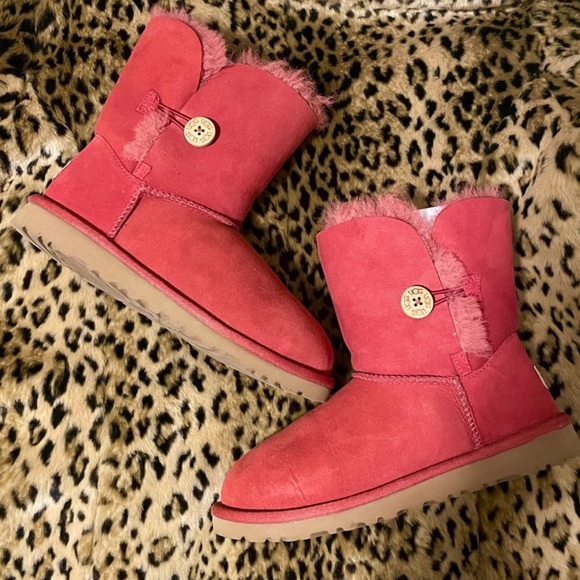 UGG Bailey Button Boots - Picture 1 of 5